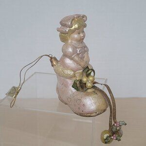 Mark Roberts Collection Vintage Christmas Girl In A Shoe Gold Glass Ornament